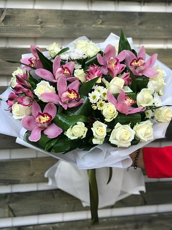 Букет цветов из: Розы и Хризантемы в Любани