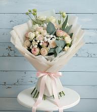 Букет цветов из:  Розы и Лизиантусы в Любани