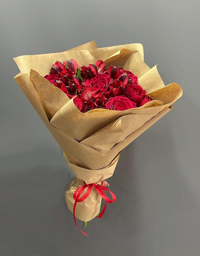 Букет цветов из: Альстромерии и Розы в Любани