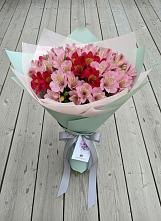 Букет цветов из:  Альстромерии в Любани