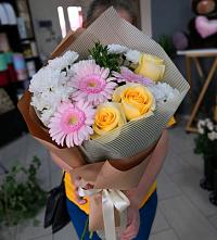 Букет цветов из:  Герберы, Розы и Хризантемы в Любани