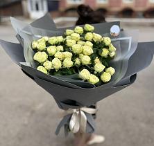 Букет Белые кустовые розы Солинеро в Любани