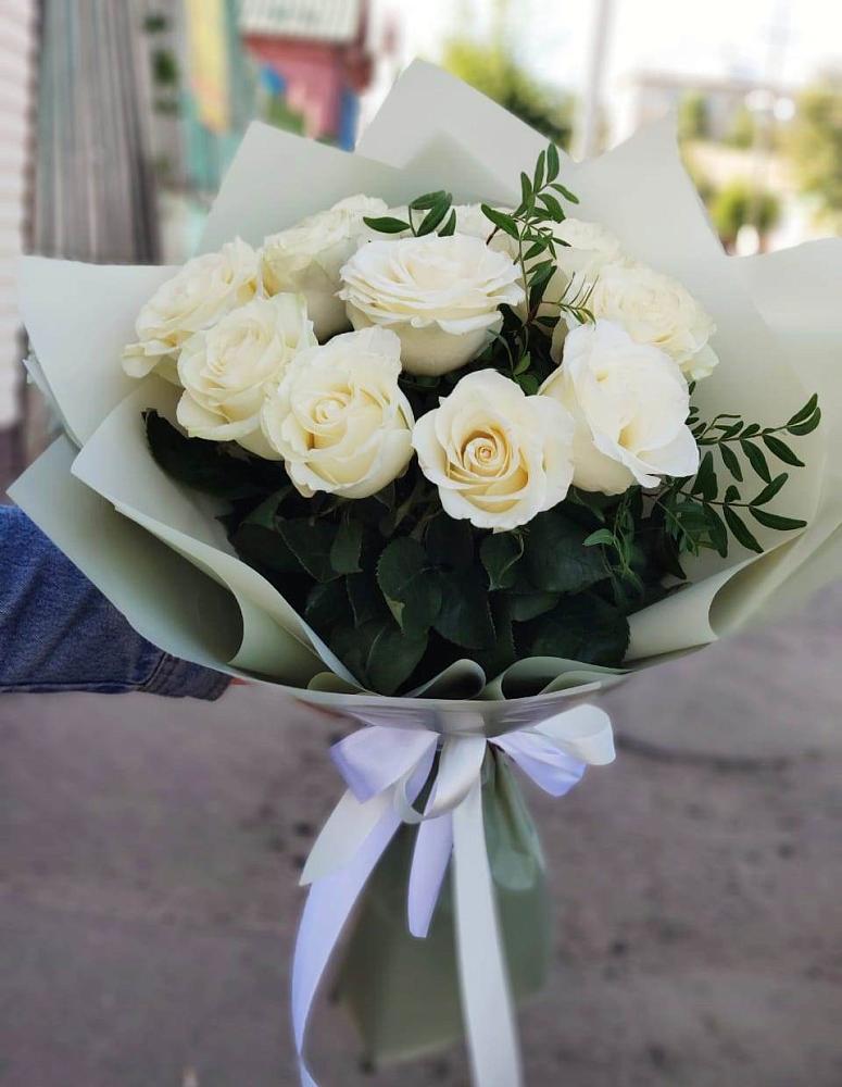 Букет Белые розы Проуд в Любани