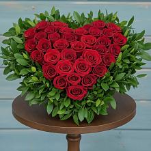 Цветочная композиция из Розы в виде сердца в Любани