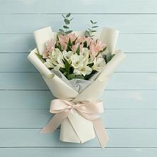 Букет цветов из:  Альстромерии в Любани