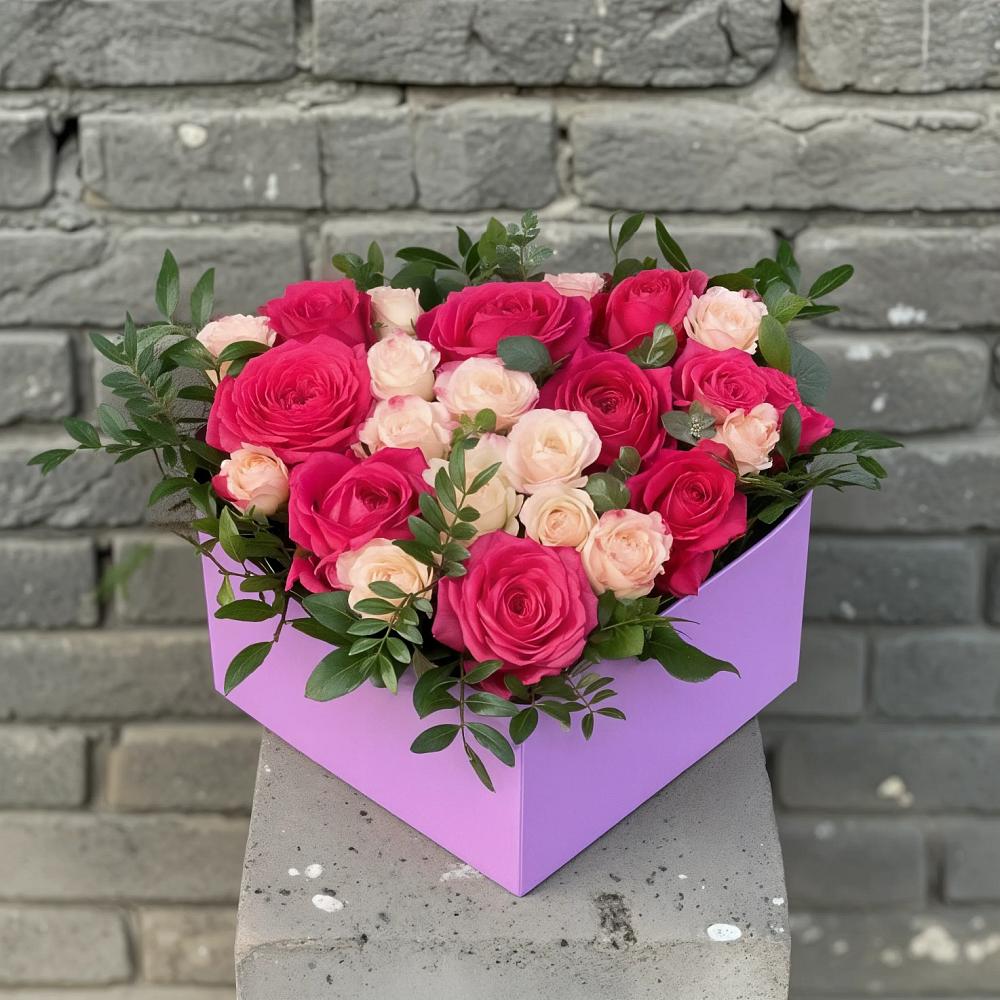 Цветочная композиция из Розы в коробке в Любани