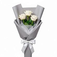 Букет 3 белые розы в Любани