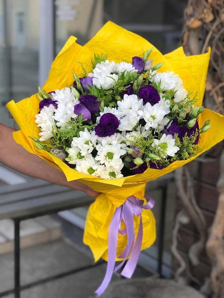 Букет цветов из: Ирисы, Хризантемы и Ромашки в Любани