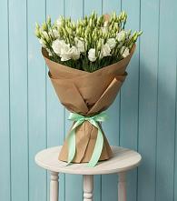 Букет цветов из:  Лизиантусы в Любани