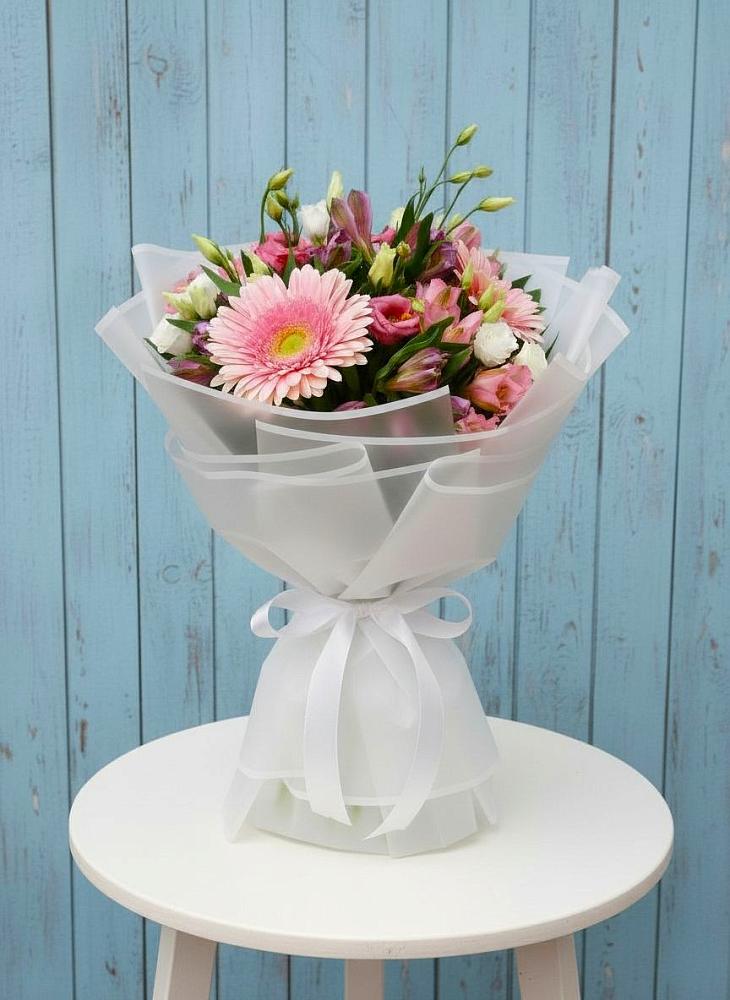 Букет цветов из: Герберы, Альстромерии и Лизиантусы в Любани