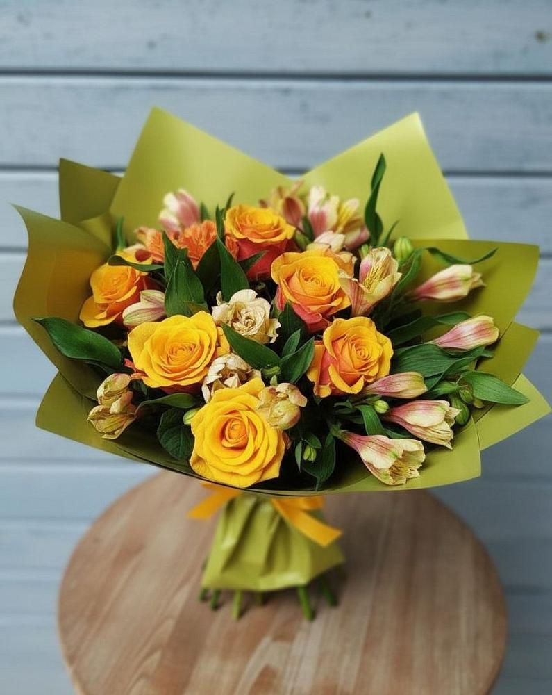 Букет цветов из: Альстромерии и Розы в Любани