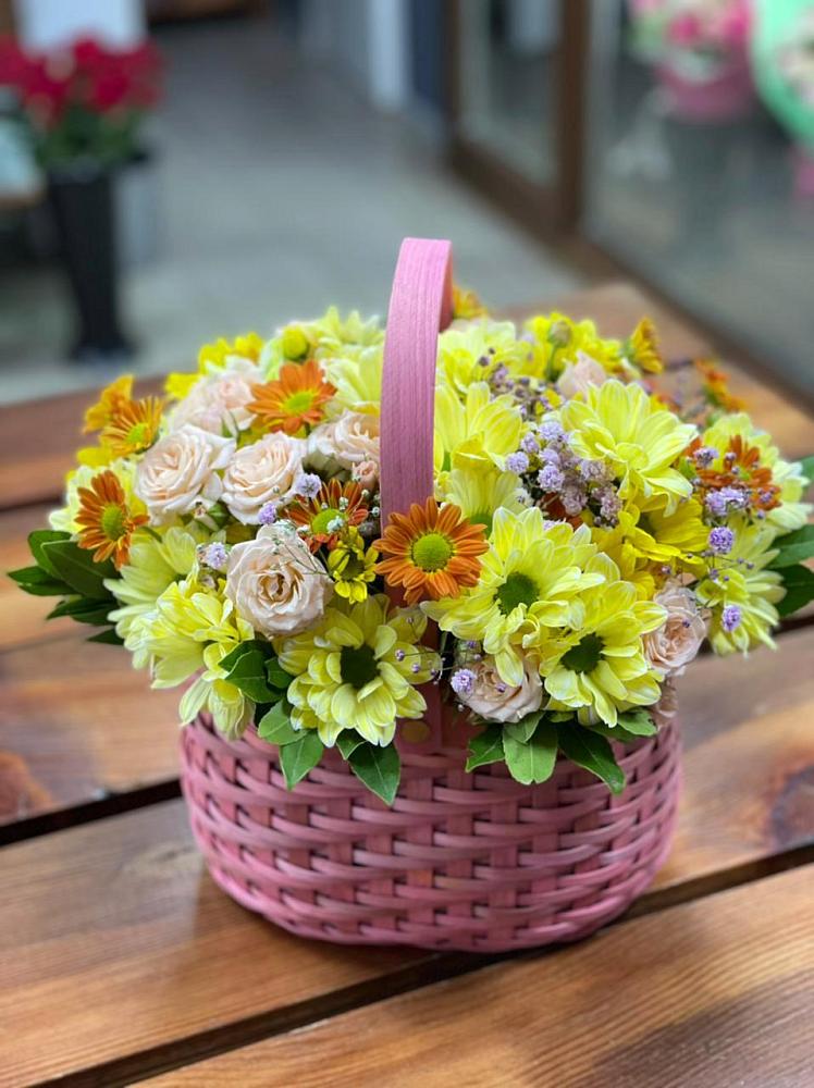 Цветочная композиция из Хризантемы и Розы в корзине в Любани