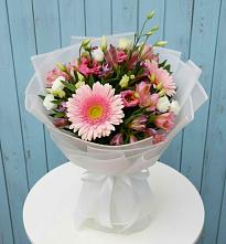 Букет цветов из:  Герберы, Альстромерии и Лизиантусы в Любани