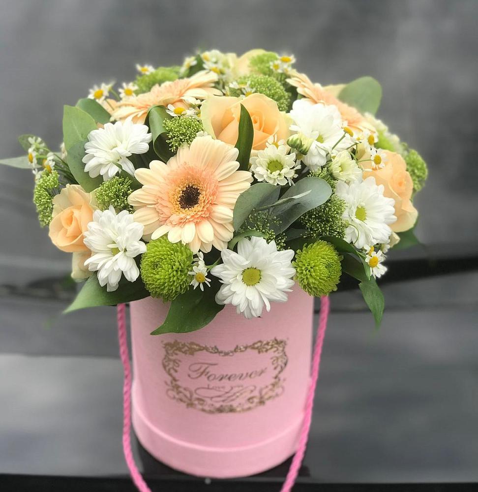 Цветочная композиция из Розы, Герберы и Хризантемы в шляпной коробке в Любани