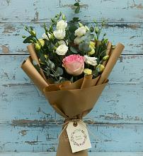 Букет цветов из:  Розы и Лизиантусы в Любани