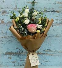 Букет цветов из:  Розы и Лизиантусы в Любани